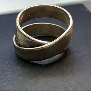 Silver Interlocking Band Ring. Marked & Tested for 925 silver